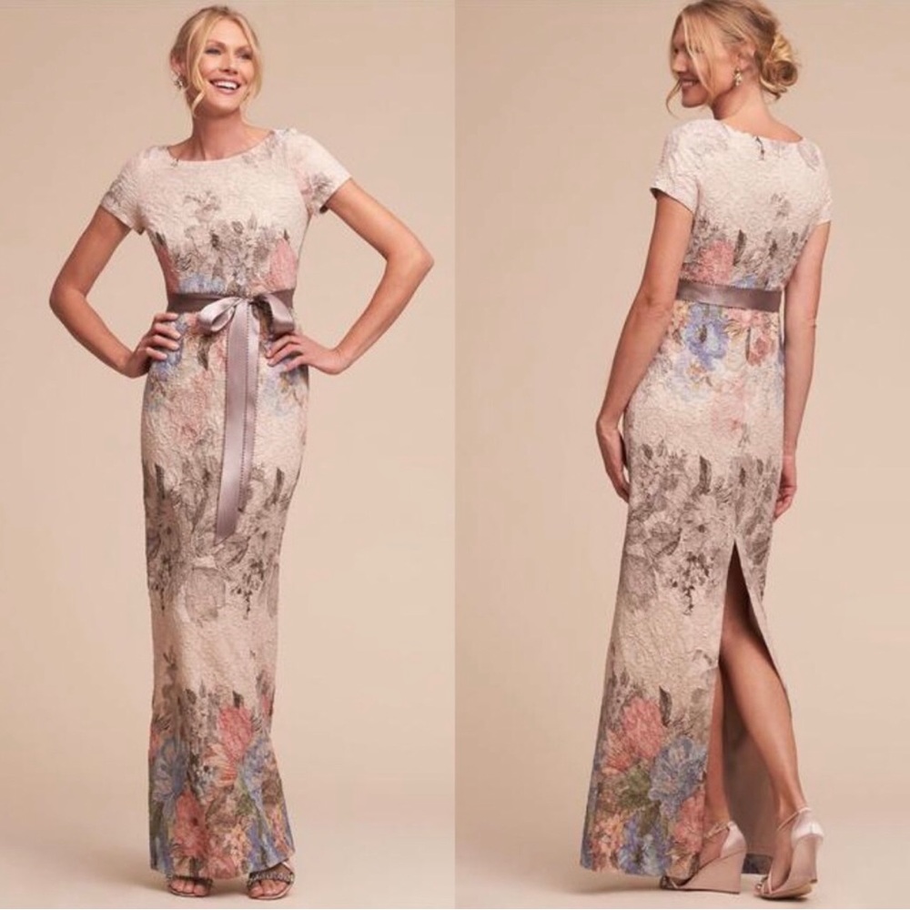 NWOT Adrianna Papell Matelasse Floral Jacquard Column Gown